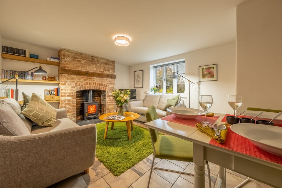 Chiffchaff Cottage, West Raynham: Sitting room