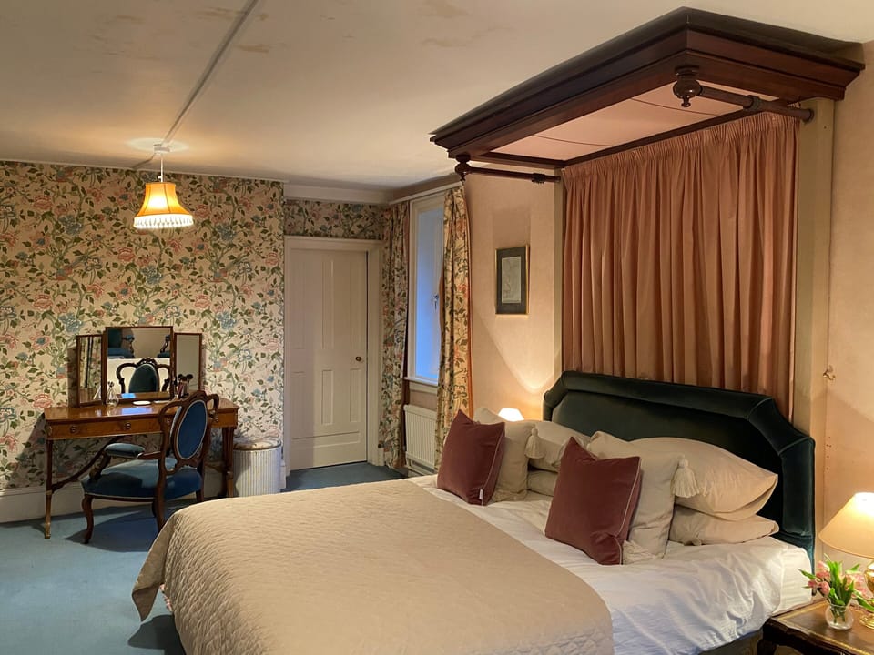 Master Bedroom (K) - Ensuite