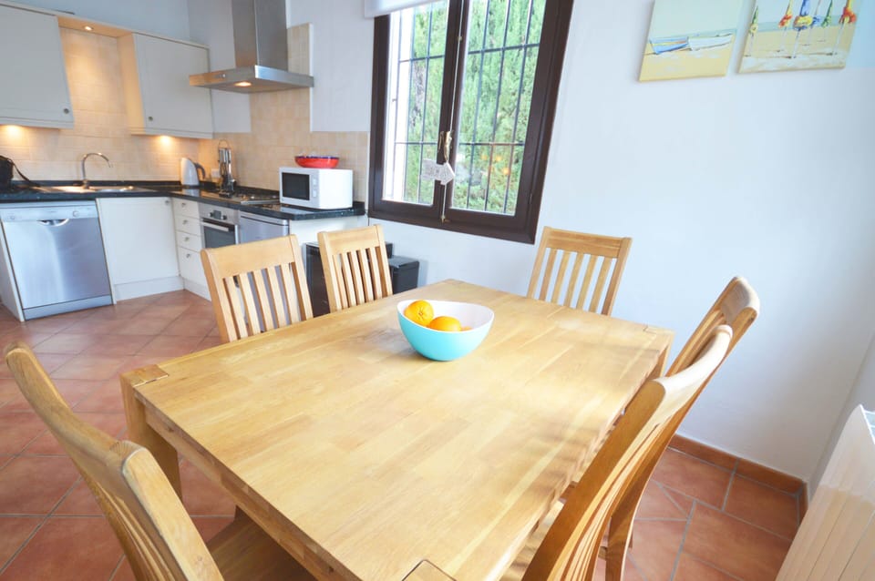 Dining area and kitchen view