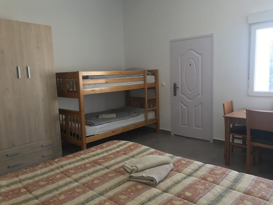 Bedroom 4 (family room with Air con) with Queen Bed and Bunk beds + bathroom  