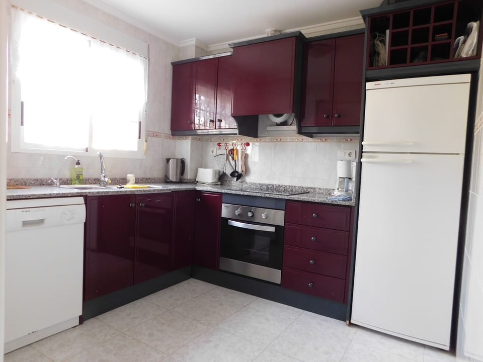 Kitchen includes dishwasher 