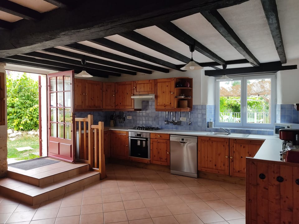 La Maison kitchen: Bosch dishwasher, oven &  washing machine: 2 fridges, freezer