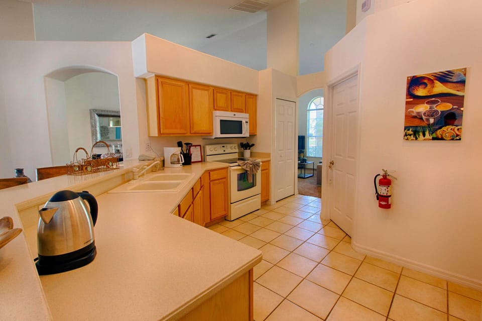 Fully equipped kitchen