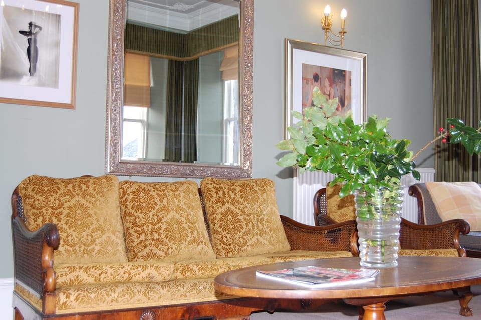 Very large and comfortable apartment.