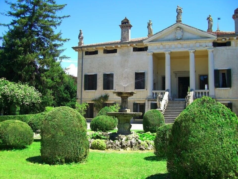 LA SERENELLA West Wing