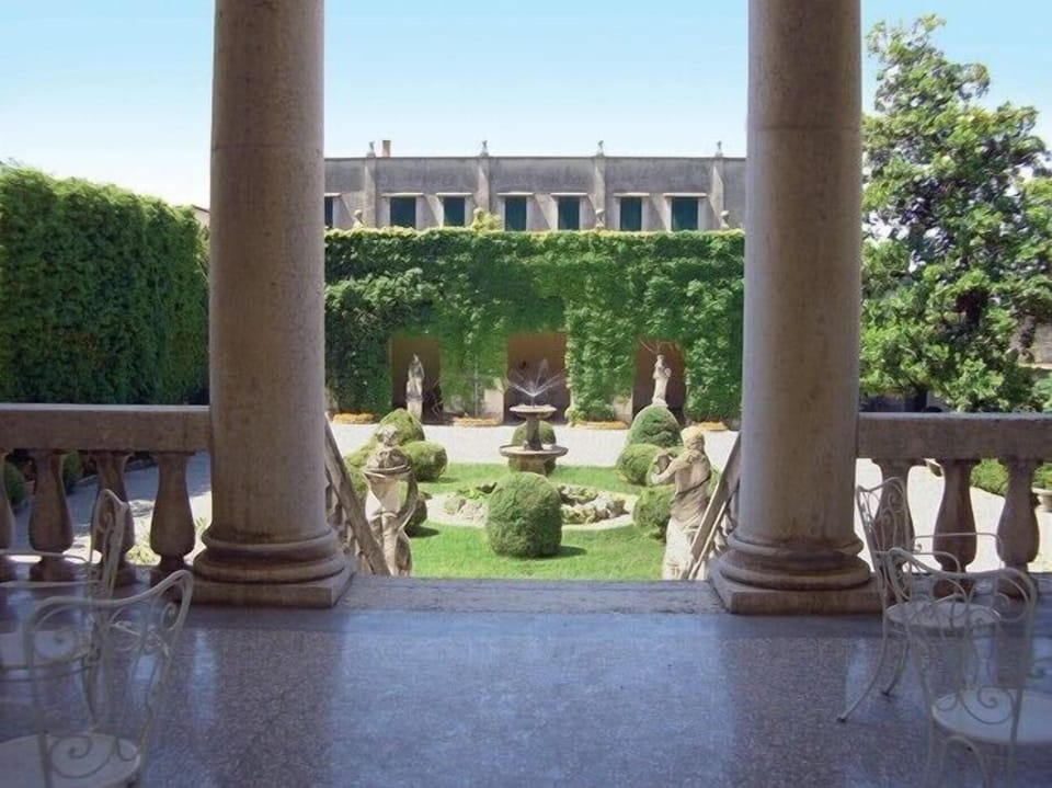 LA SERENELLA West Wing - Private Dependance