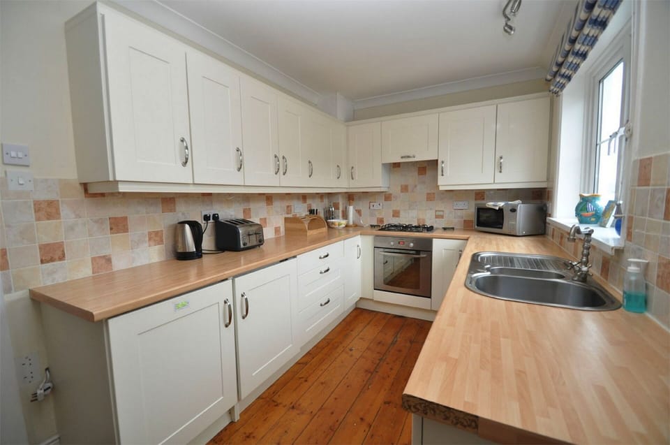kitchen, looking over Custom House Quay