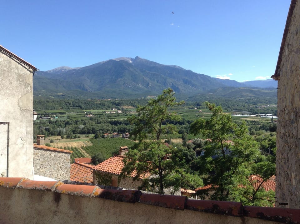 ...and it's view across the valley.