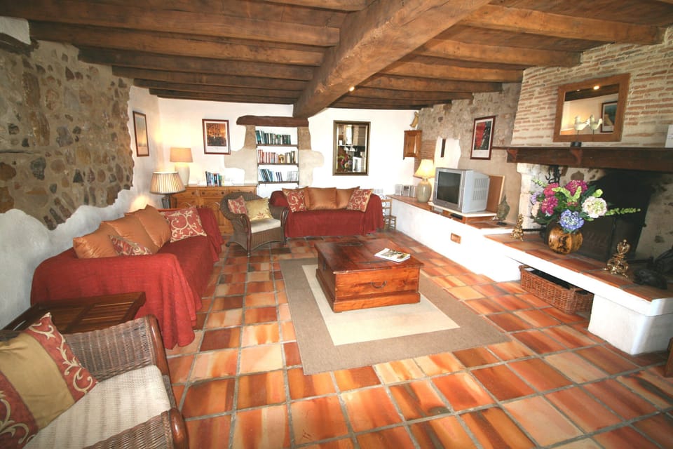 lounge opens on to terace and gardenr