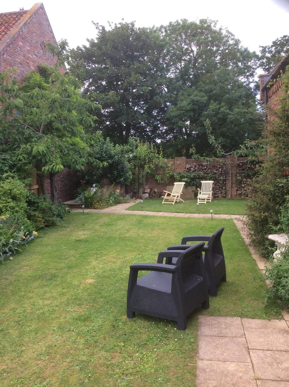 The side garden 