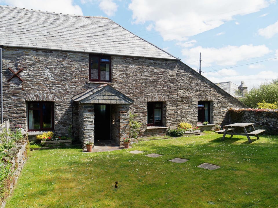 Garden frontage
