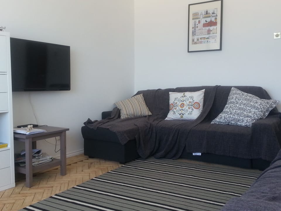 lounge with flatscreen tv and dvd player