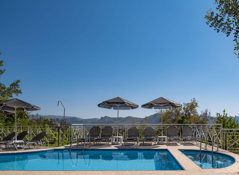 Stimulating pool surroundings.