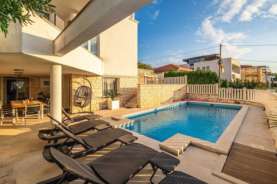 Private pool area