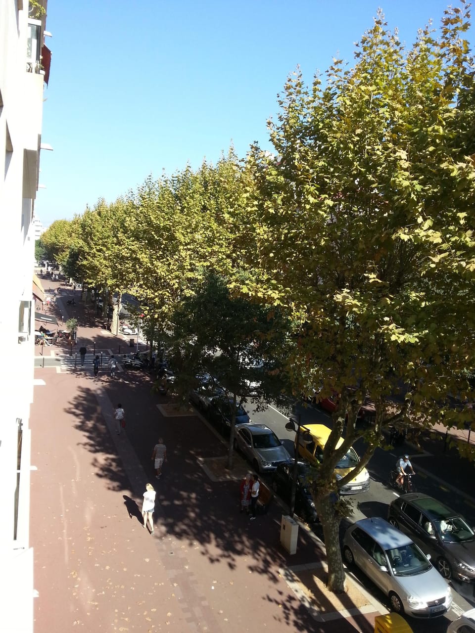 Looking up the boulevard