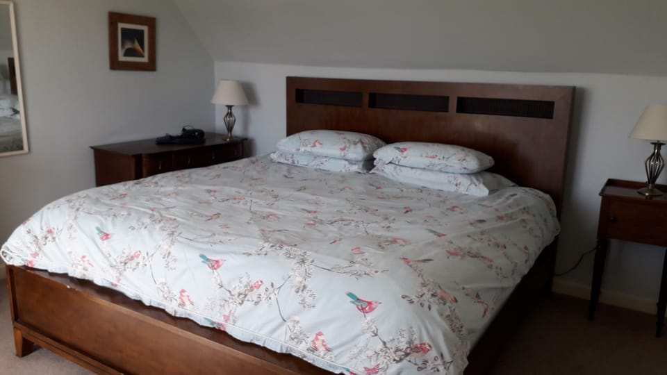 Super comfy super king sized bed.