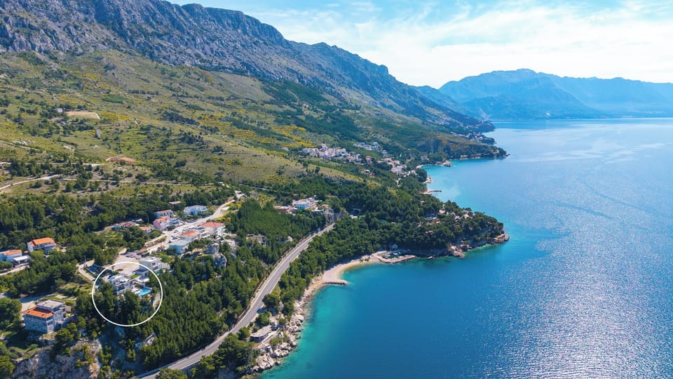 Amazing location of Villa Mirna - 50m air distance from the sea