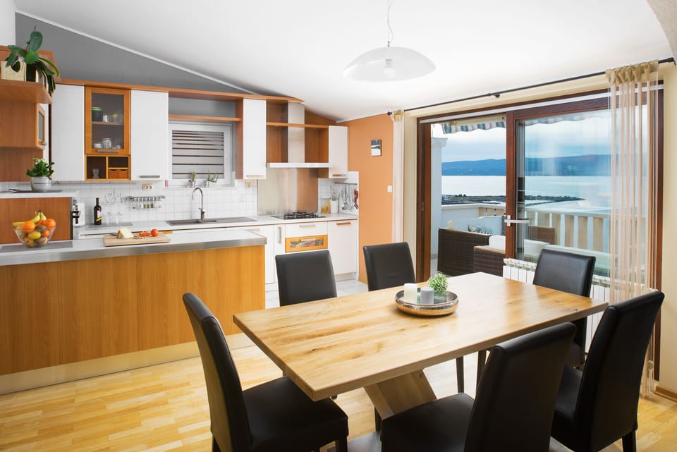 Kitchen and dining area on the upper floor