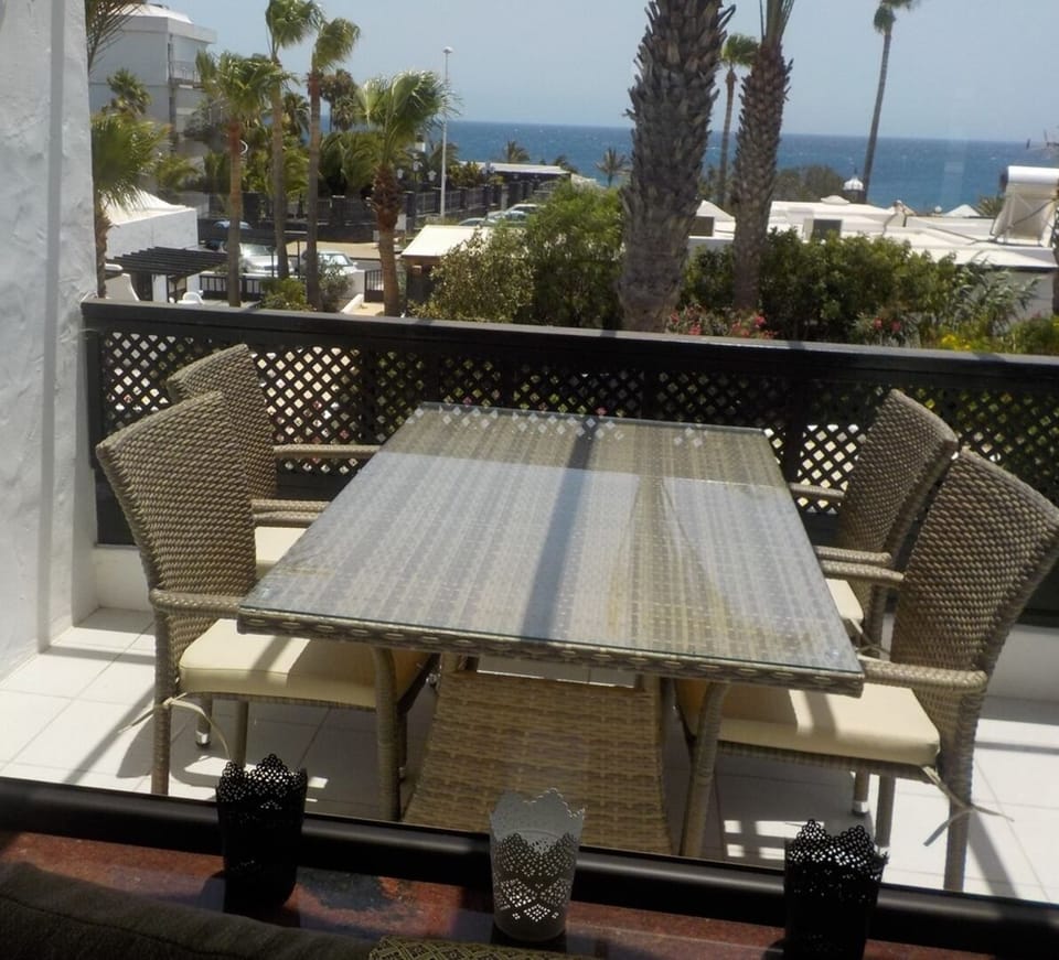 Balcony Al Fresco dining furniture