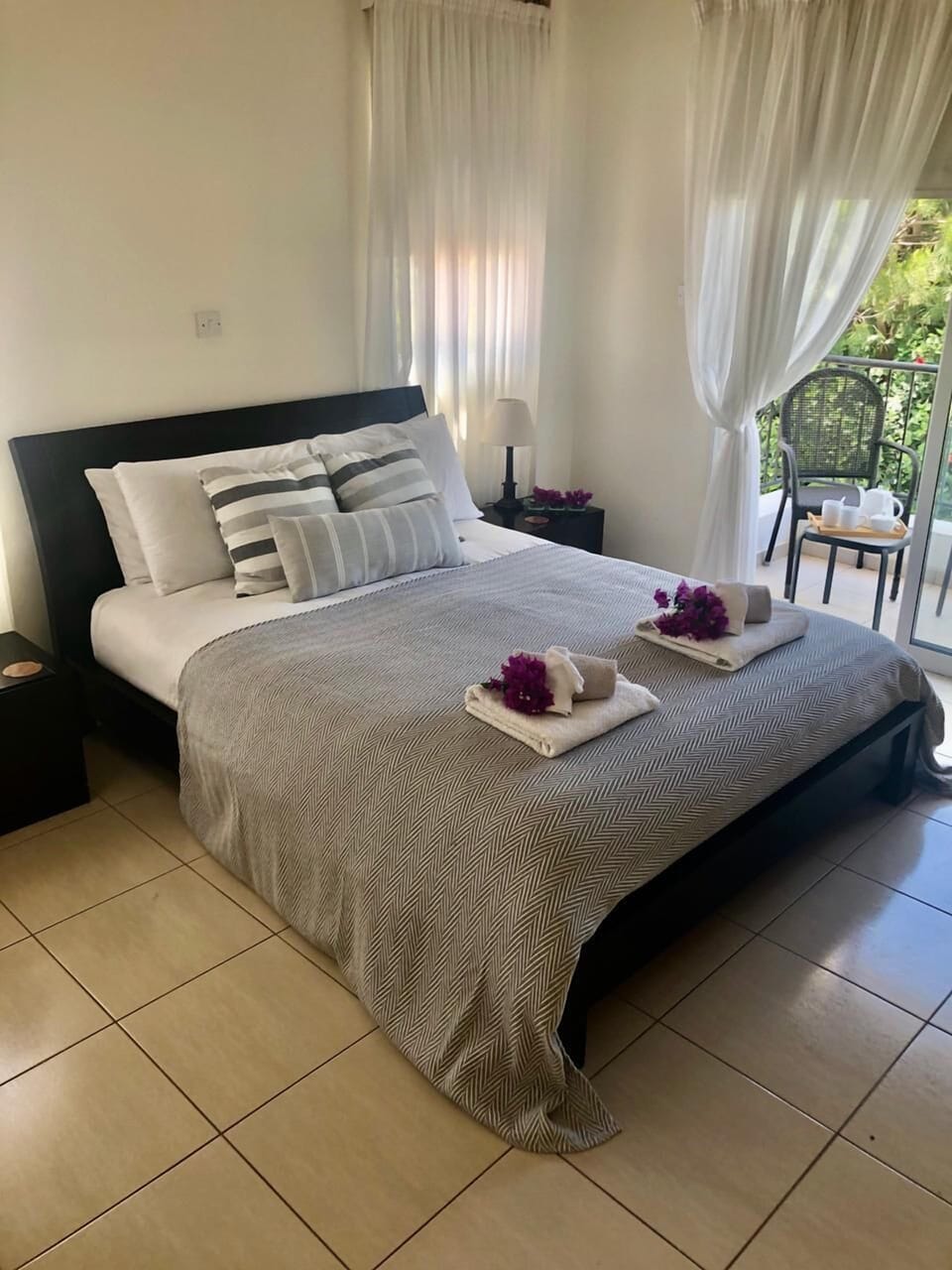 Master bedroom with en-suite and balcony
