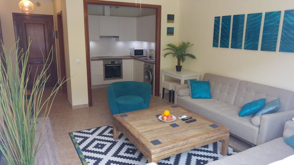 The spacious lounge