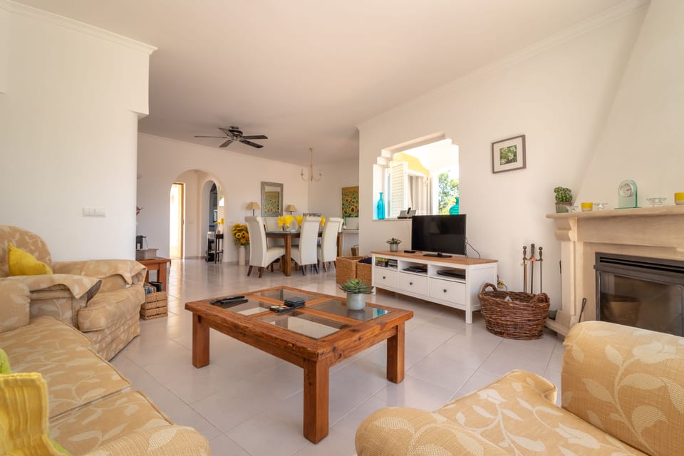 Comfortable Lounge, TV with a good selection of channels