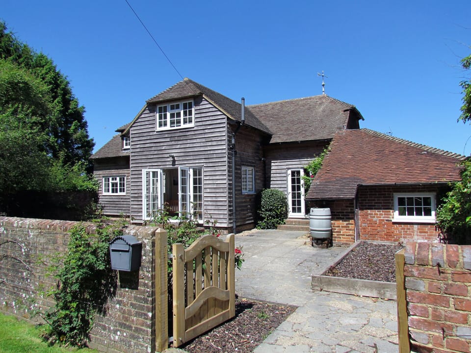 Main entrance from walled garden to the lounge