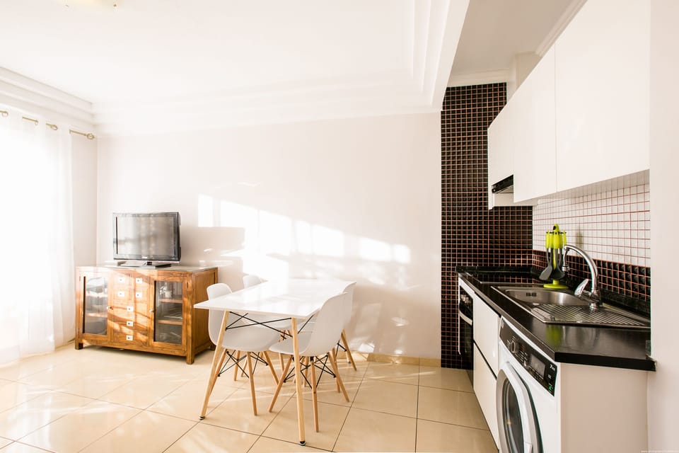 salon - kitchen area