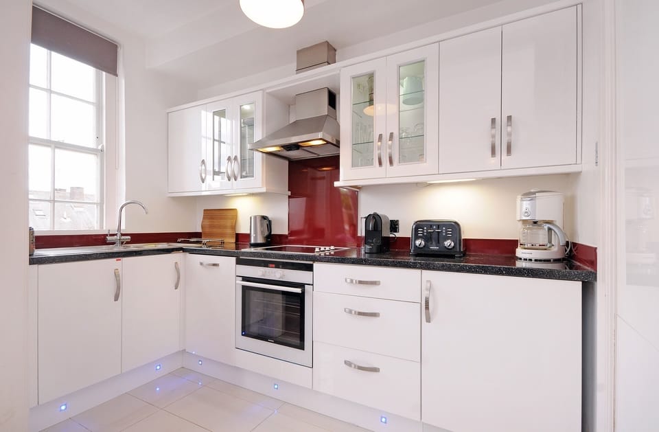 Fully equipped kitchen. Washer-dryer included.