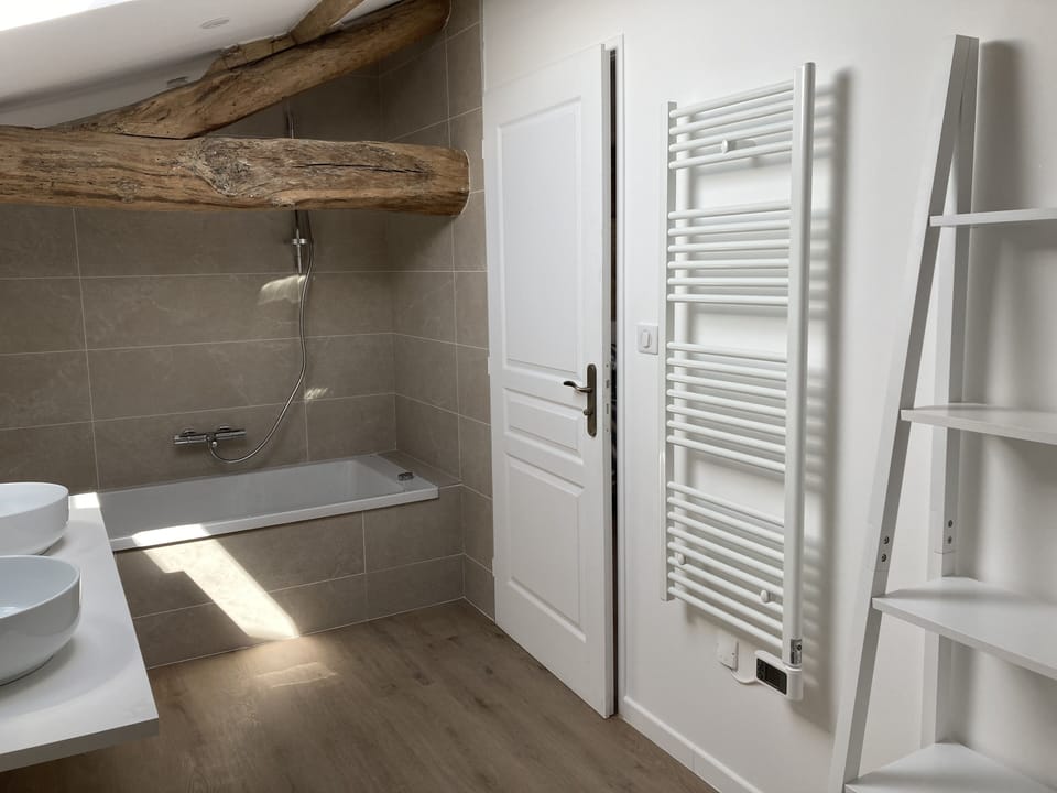 Bathroom master bedroom 