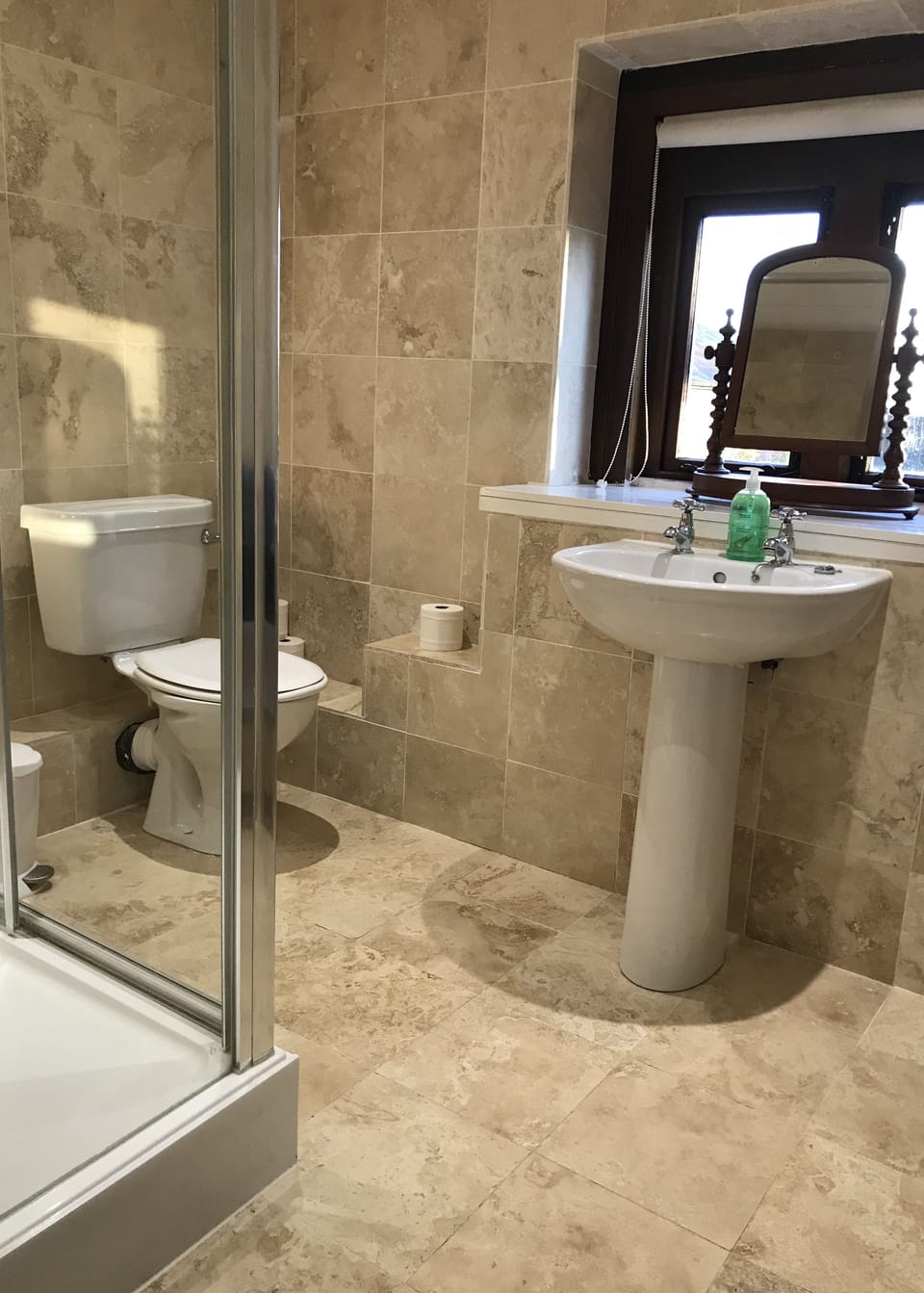 One of the four bathrooms