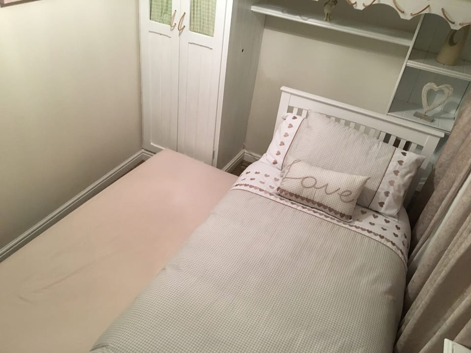 Bedroom 3 with additional bed