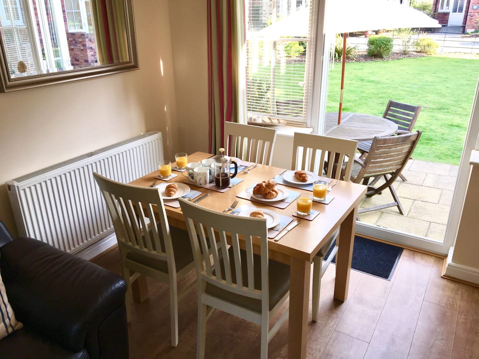 Open plan dining space 