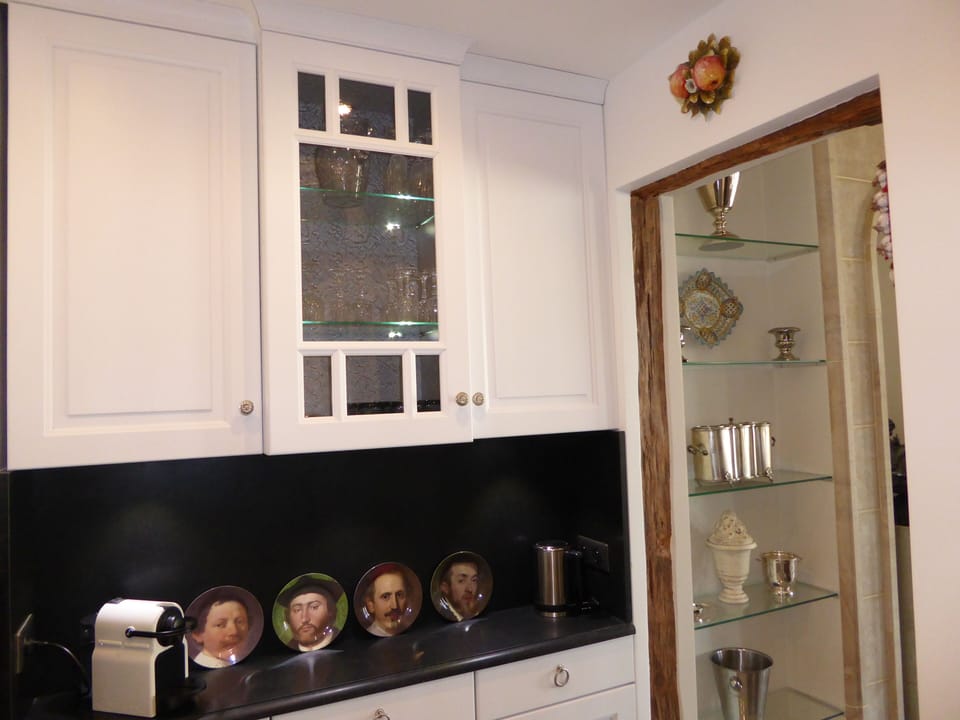 kitchen view with Nepresso machine (set of pods provided)