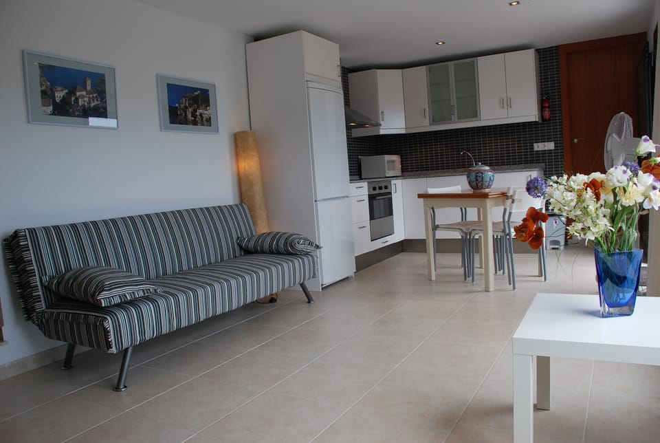 lounge/kitchen