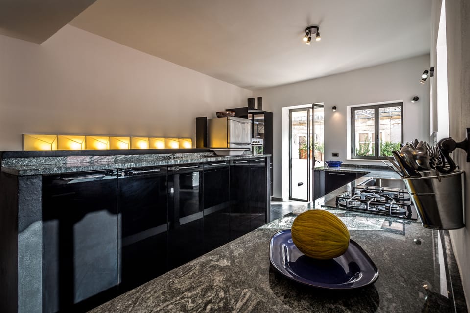 Spacious bright modern kitchen (second floor)