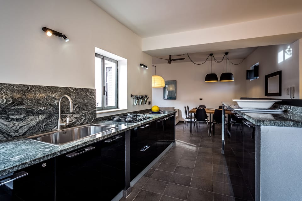 Spacious bright modern kitchen (second floor)