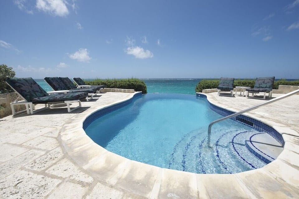 Private Infinity Pool