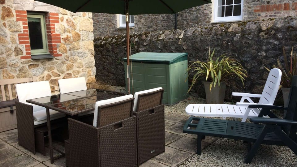 Pebbledrift - private courtyard garden 