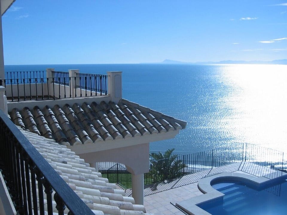 DAY VIEWS FROM THE SECOND FLOOR TERRACES