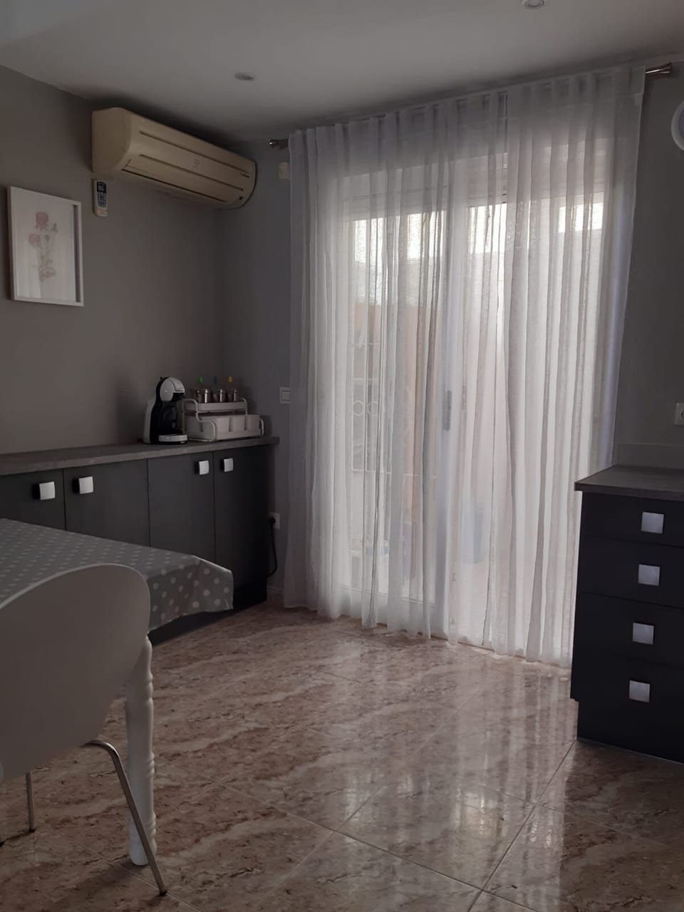 Kitchen area 2