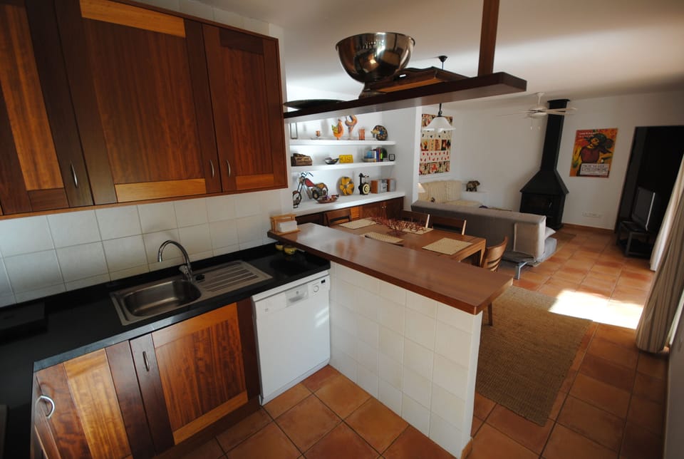 Kitchen to lounge