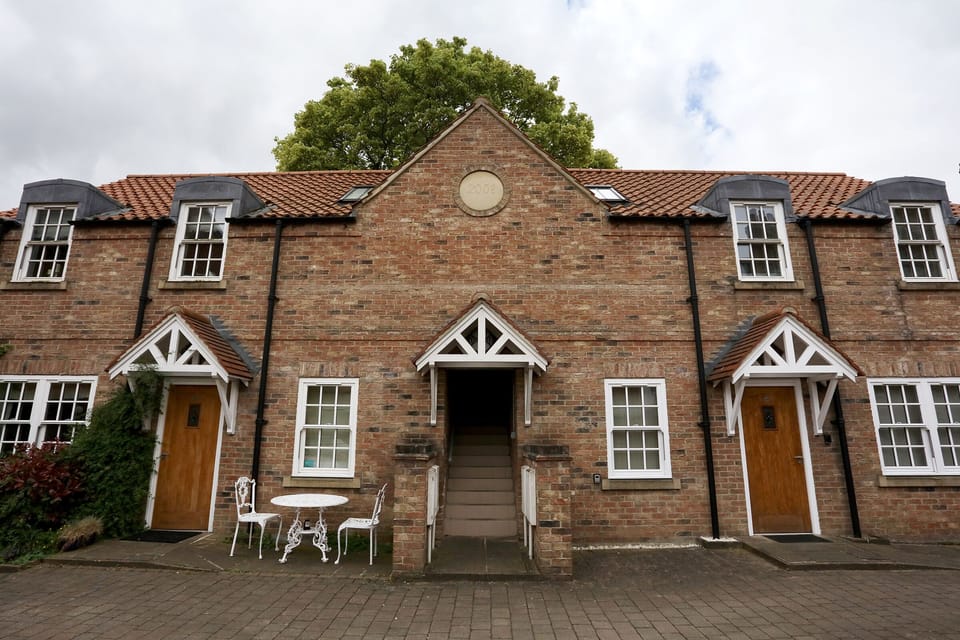The apartment is located in a small block of apartments in a very quiet area