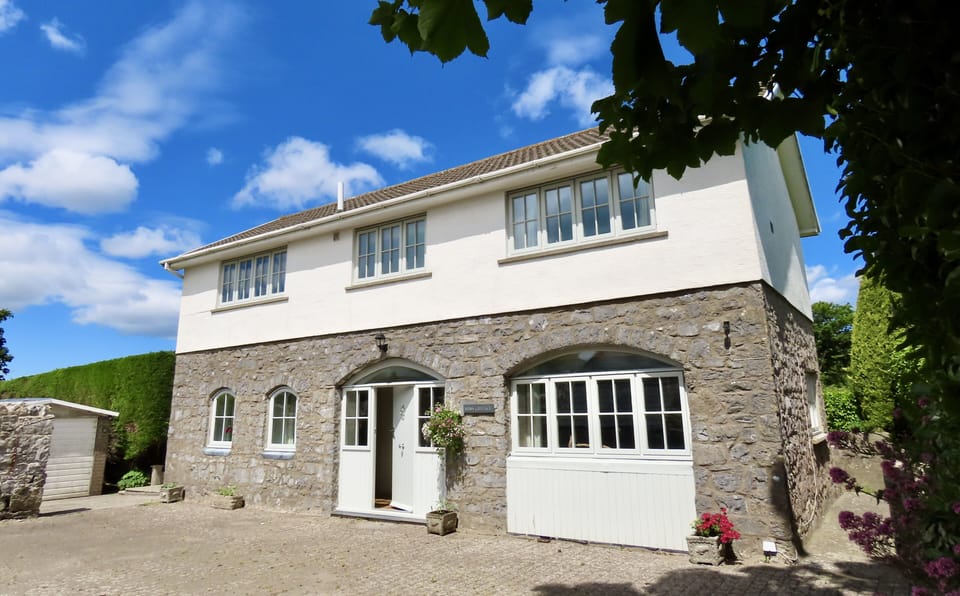 Mews Cottage used to be the stables for the Old Vicarage