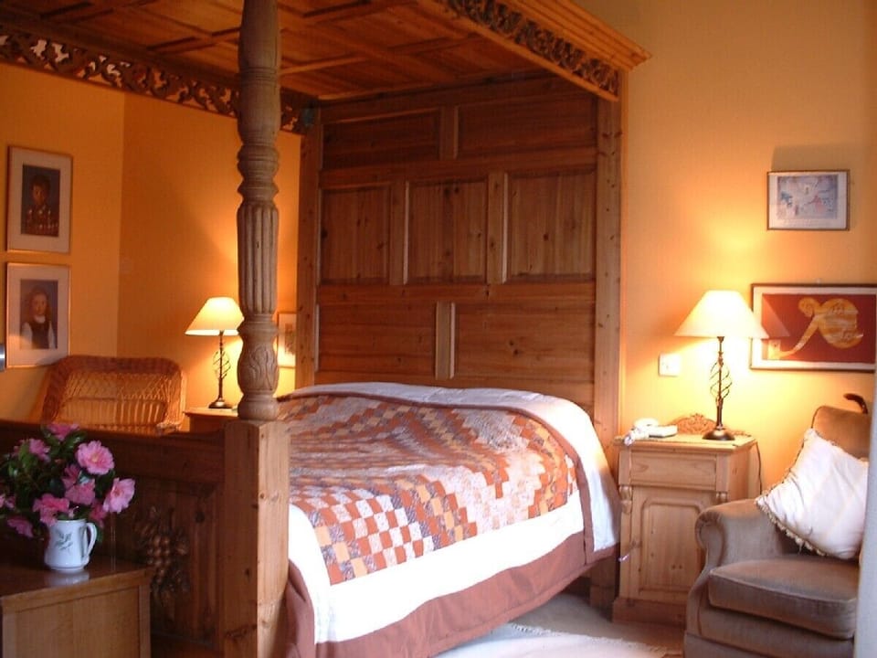 Main 4 poster bedroom