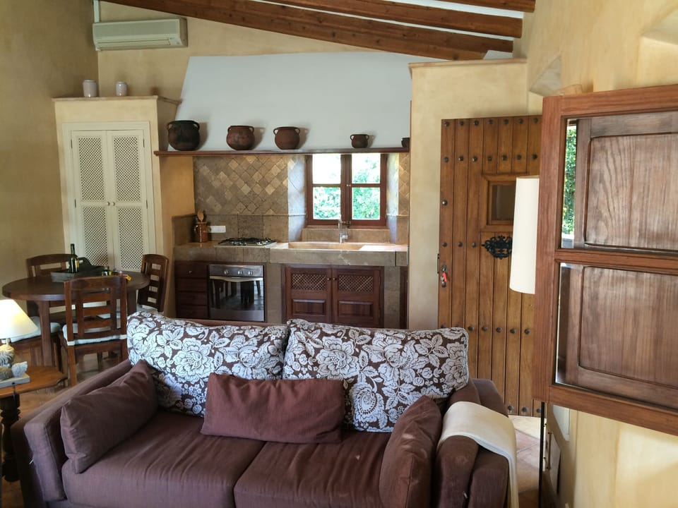 View to kitchen from sitting area.