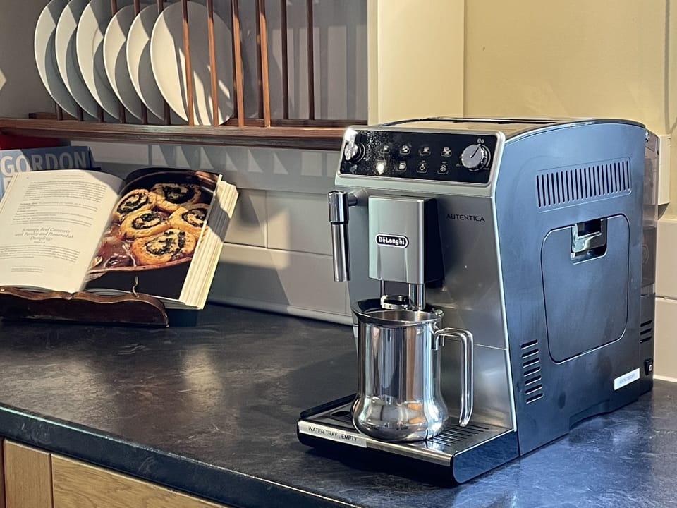 DeLonghi Bean-to-cup coffee machine