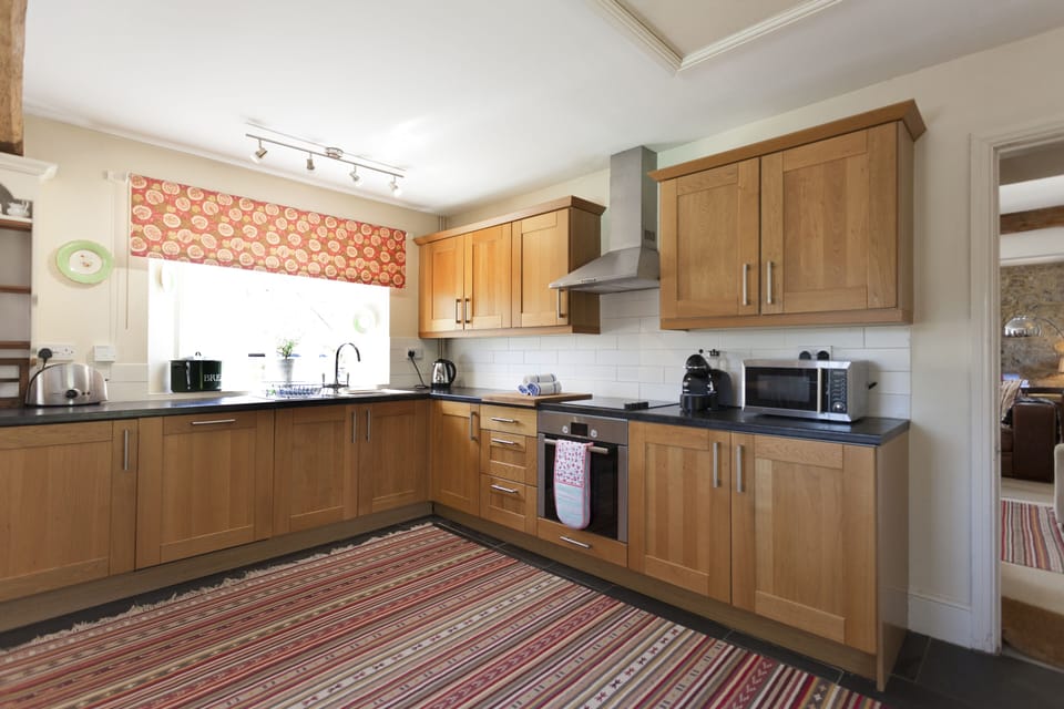 You will find everything you need to cook in the well-equipped kitchen.