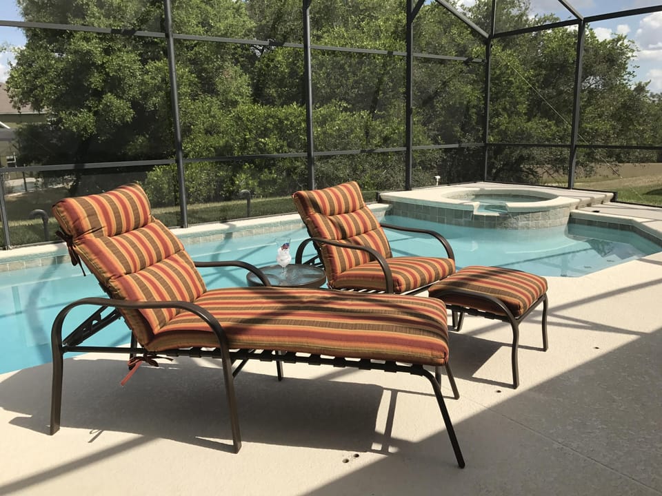 Luxury Loungers