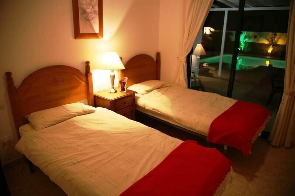 Twin bedroom